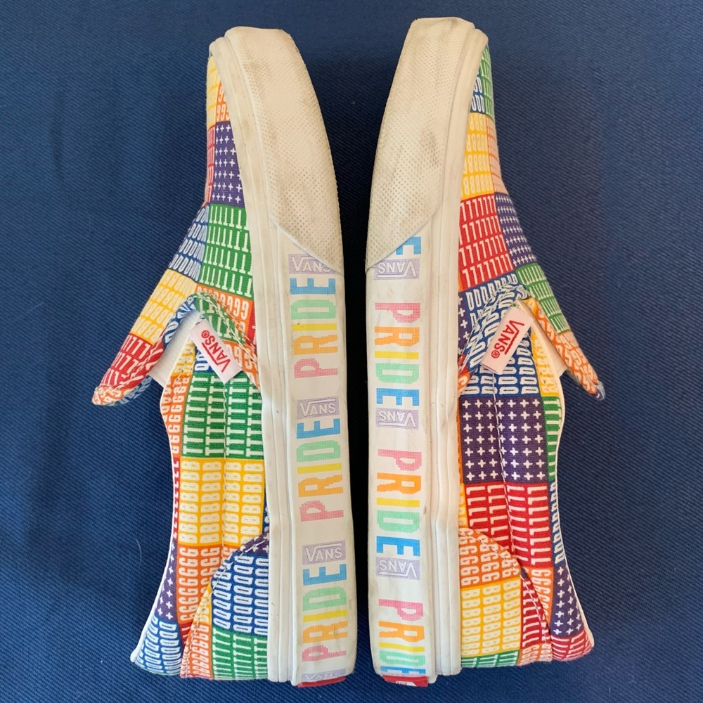 Vans Unisex Rainbow Pride Classic Slip-On Sneakers - Picture 7 of 11